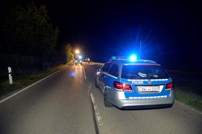 33-jaehriger alkoholisierter Fahrer ueberholt trotz Gegenverkehr - 4 Schwerverletzte und drei Schrottreife Fahrzeuge bei Oehringen